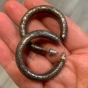 Vintage Victorian Style Earrings – Engraved Hoops